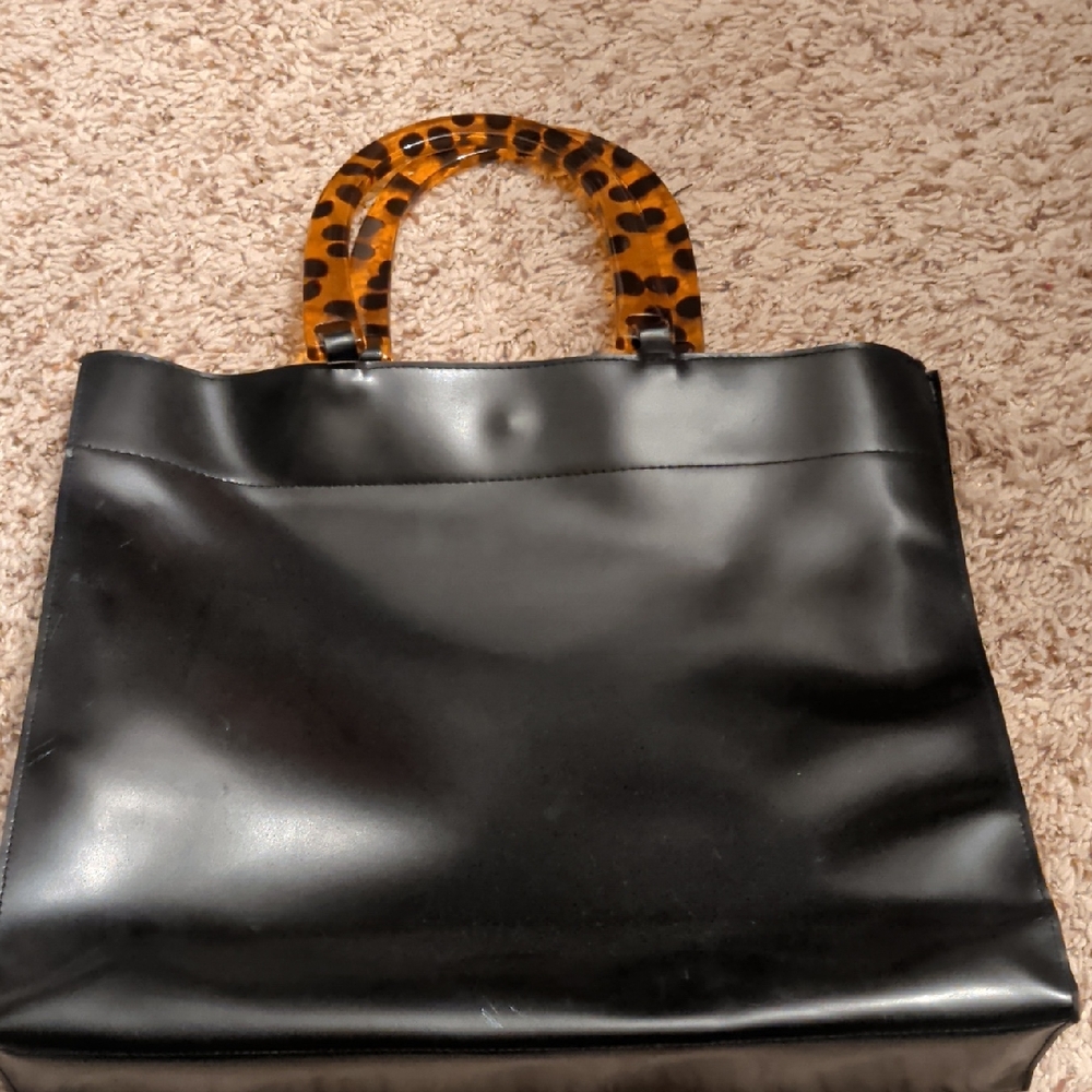 Chic Black Tote with Tortoise Shell Handles